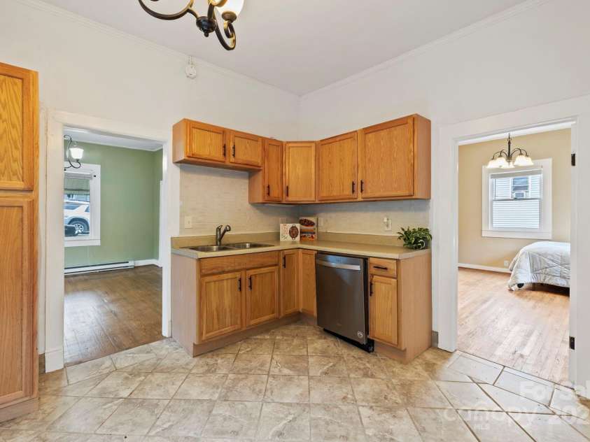 61 First Street, Marion, NC 28752.  MLS# CAR4265191, YatesRealty ID 18947. 