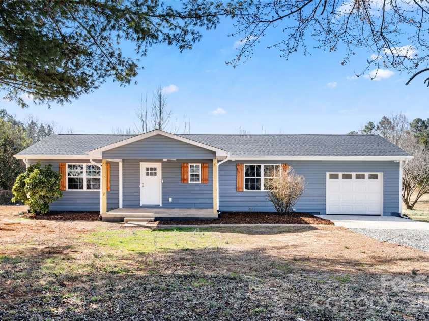 179 Stephens Lane, Thomasville, NC 27360.  MLS# CAR4376803, YatesRealty ID 18948. 