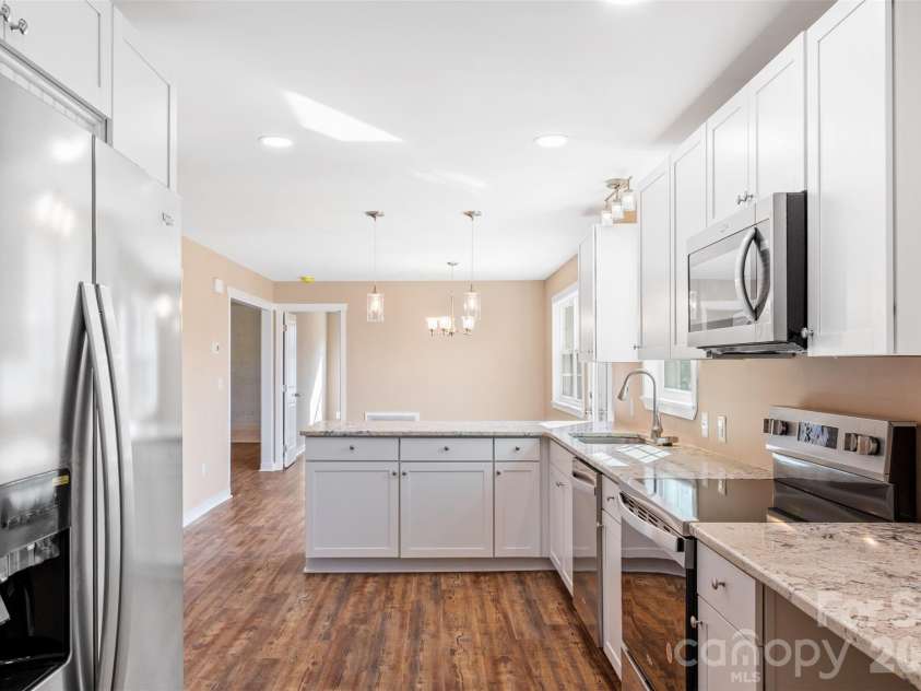 179 Stephens Lane, Thomasville, NC 27360.  MLS# CAR4376803, YatesRealty ID 18948. 