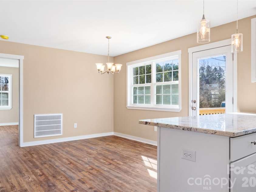 179 Stephens Lane, Thomasville, NC 27360.  MLS# CAR4376803, YatesRealty ID 18948. 