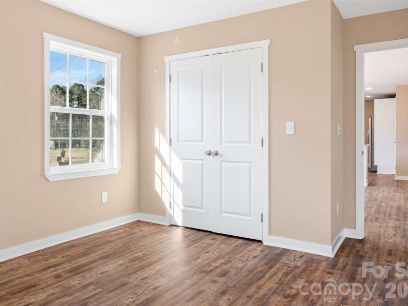 179 Stephens Lane, Thomasville, NC 27360.  MLS# CAR4376803, YatesRealty ID 18948. 