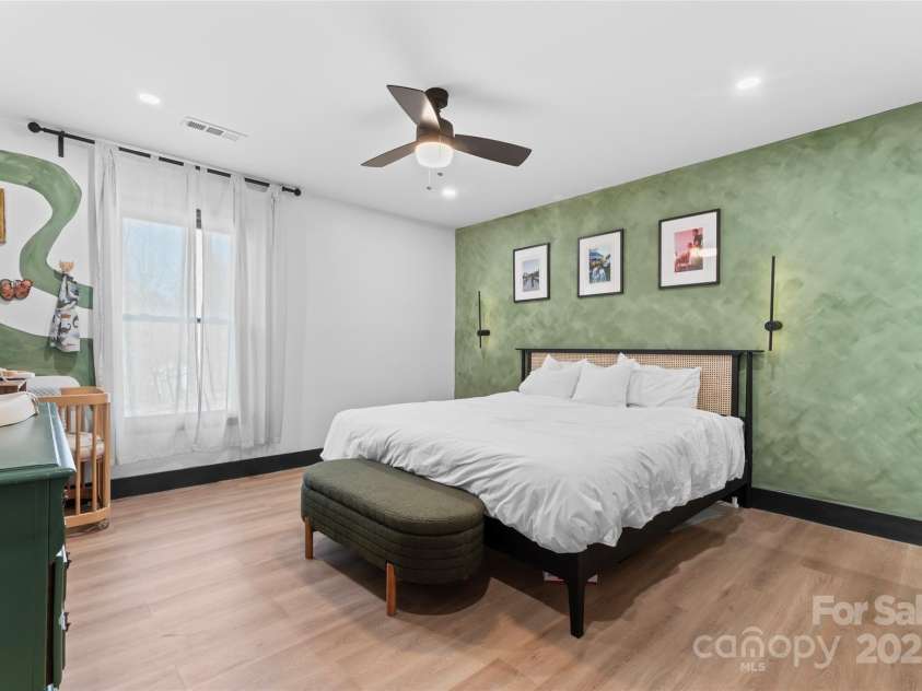 5501 Joyce Drive, Charlotte, NC 28215.  MLS# CAR4237647, YatesRealty ID 18949. 