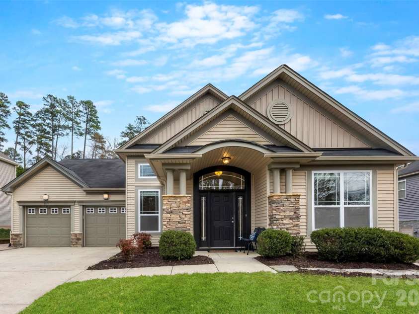 1201 Mckee Farm Lane, Belmont, NC 28012.  MLS# CAR4351148, YatesRealty ID 18950. 