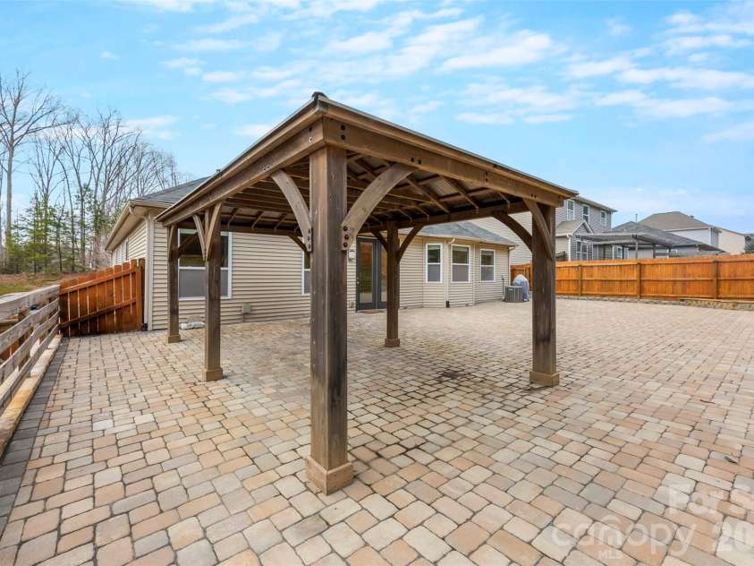 1201 Mckee Farm Lane, Belmont, NC 28012.  MLS# CAR4351148, YatesRealty ID 18950. 