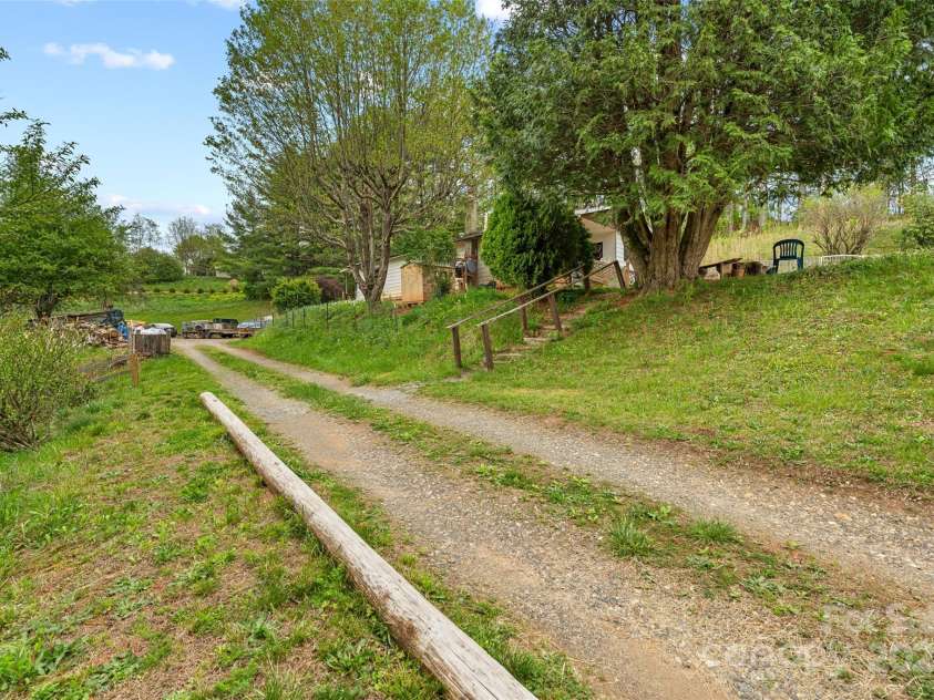 68 Upper White Oak Road, Mars Hill, NC 28754.  MLS# CAR4251808, YatesRealty ID 18950. 