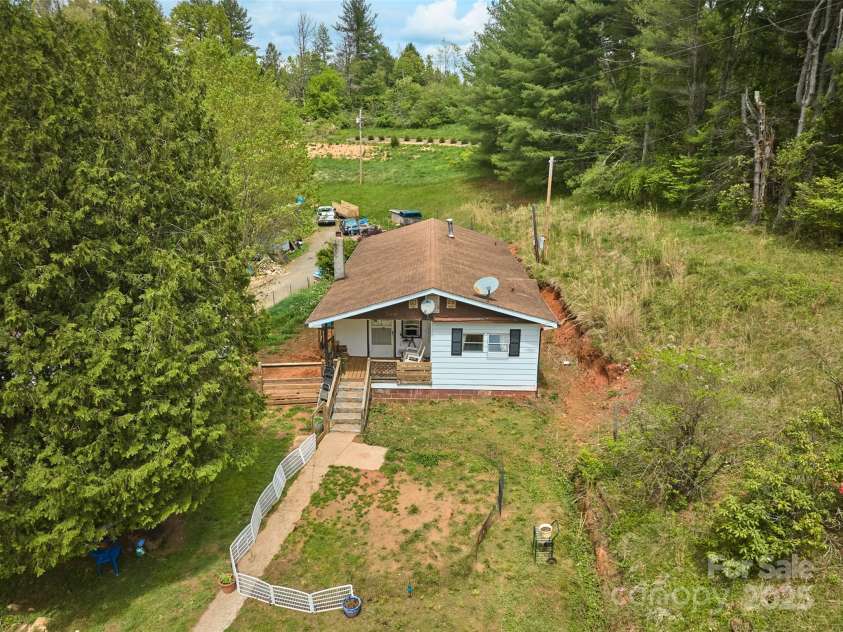 68 Upper White Oak Road, Mars Hill, NC 28754.  MLS# CAR4251808, YatesRealty ID 18950. 