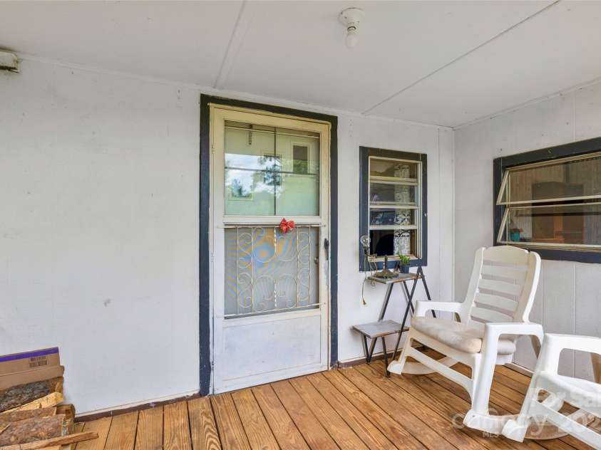 68 Upper White Oak Road, Mars Hill, NC 28754.  MLS# CAR4251808, YatesRealty ID 18950. 