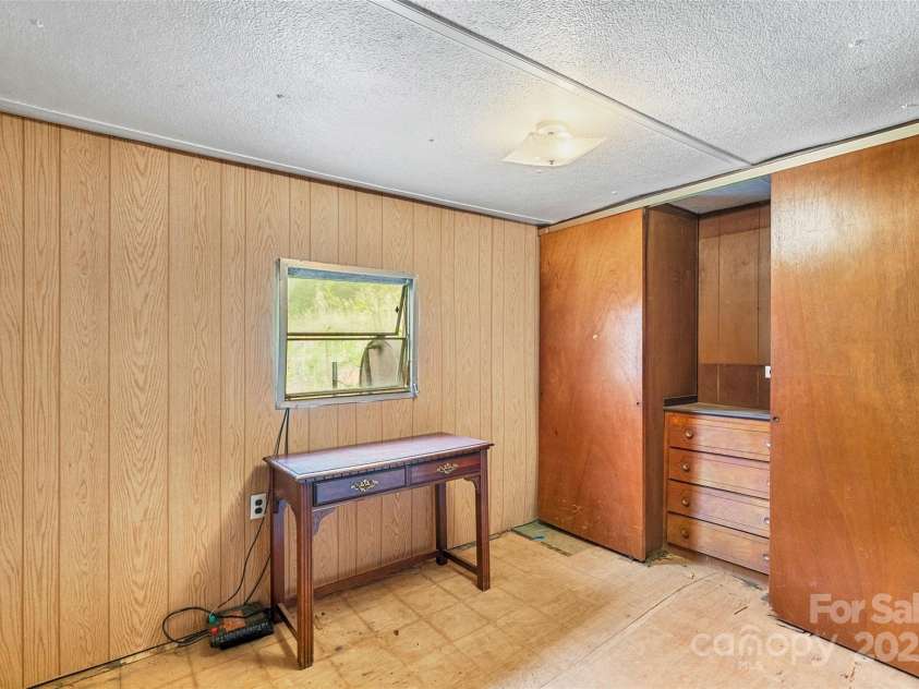 68 Upper White Oak Road, Mars Hill, NC 28754.  MLS# CAR4251808, YatesRealty ID 18950. 