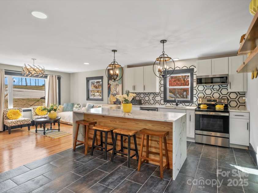 2701 Old North Sharon Amity Road, Charlotte, NC 28205.  MLS# CAR4248104, YatesRealty ID 18951. 