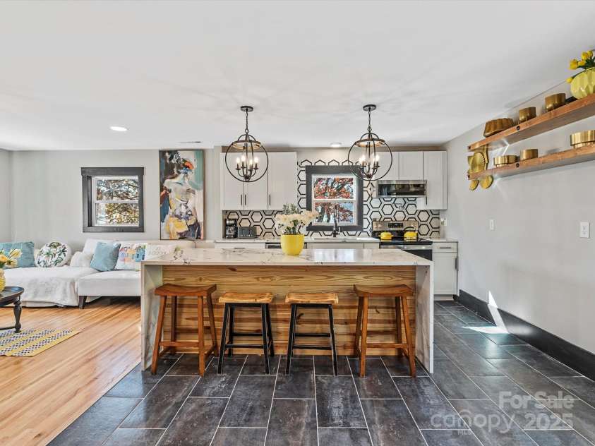 2701 Old North Sharon Amity Road, Charlotte, NC 28205.  MLS# CAR4248104, YatesRealty ID 18951. 