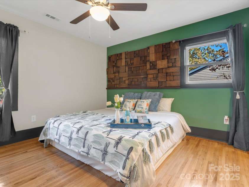 2701 Old North Sharon Amity Road, Charlotte, NC 28205.  MLS# CAR4248104, YatesRealty ID 18951. 