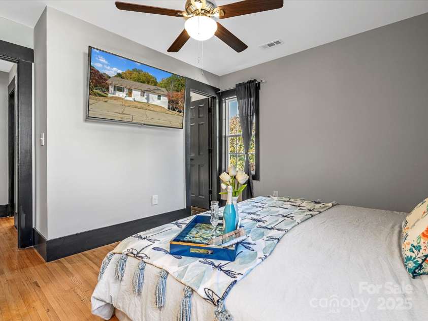 2701 Old North Sharon Amity Road, Charlotte, NC 28205.  MLS# CAR4248104, YatesRealty ID 18951. 