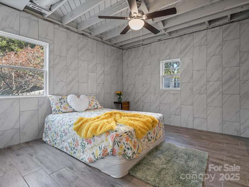 2701 Old North Sharon Amity Road, Charlotte, NC 28205.  MLS# CAR4248104, YatesRealty ID 18951. 