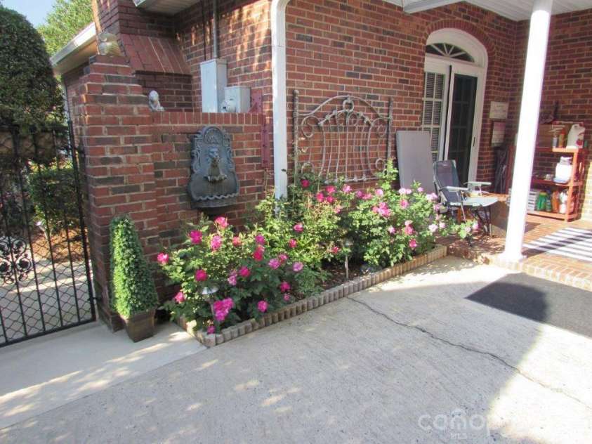 3712 Bryantcole Way, Gastonia, NC 28056.  MLS# CAR4375354, YatesRealty ID 18952. 