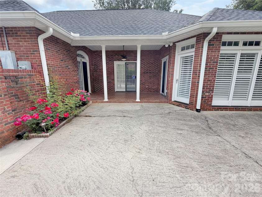 3712 Bryantcole Way, Gastonia, NC 28056.  MLS# CAR4375354, YatesRealty ID 18952. 
