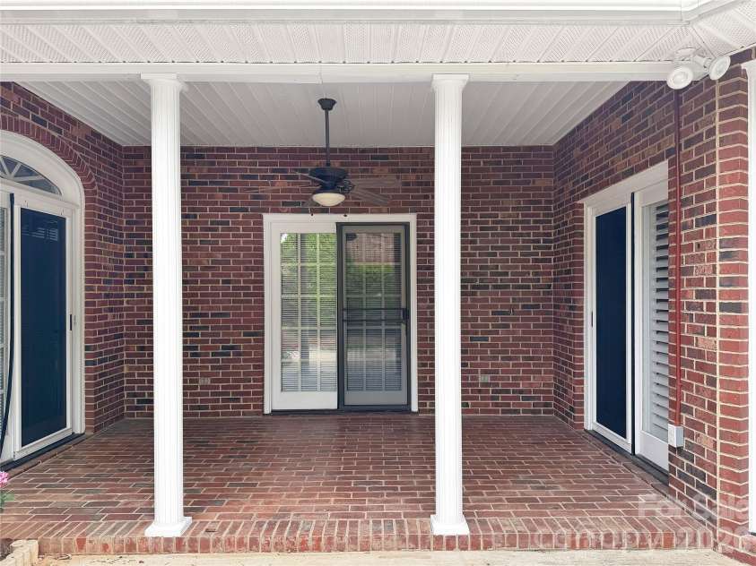 3712 Bryantcole Way, Gastonia, NC 28056.  MLS# CAR4375354, YatesRealty ID 18952. 