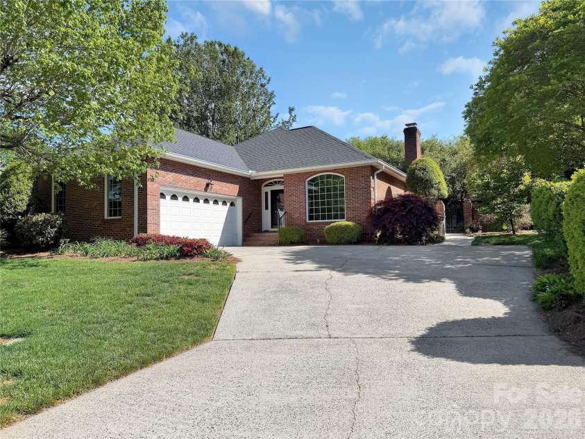 3712 Bryantcole Way, Gastonia, NC 28056.  MLS# CAR4375354, YatesRealty ID 18952. 