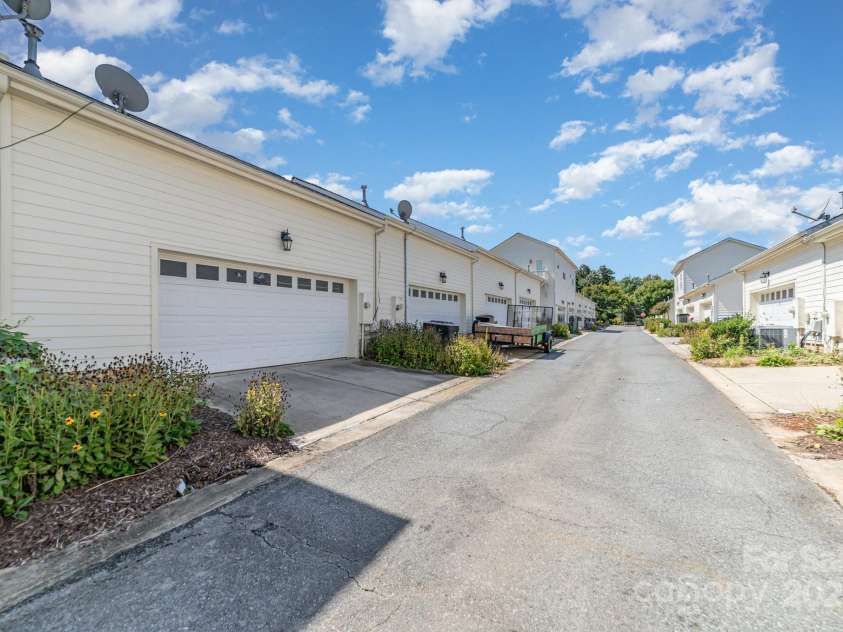 155 Harper Lee Street, Davidson, NC 28036.  MLS# CAR4302313, YatesRealty ID 18953. 