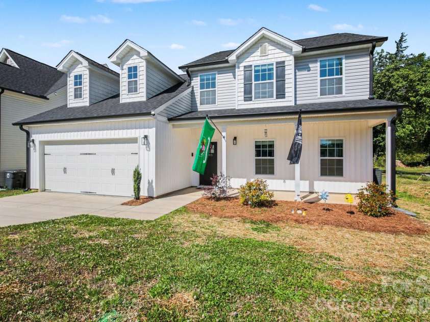 5305 Ridgefall Road, Greensboro, NC 27410.  MLS# CAR4371790, YatesRealty ID 18953. 