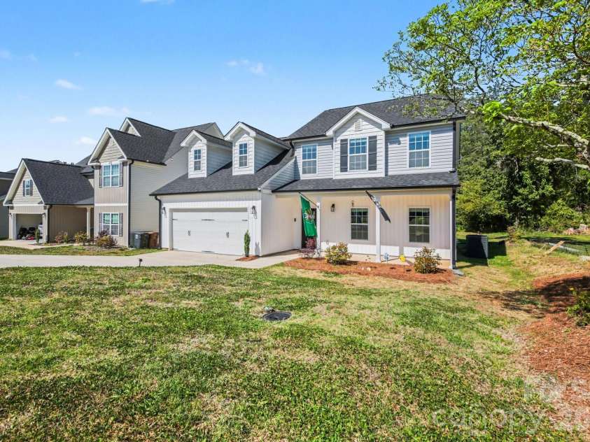 5305 Ridgefall Road, Greensboro, NC 27410.  MLS# CAR4371790, YatesRealty ID 18953. 