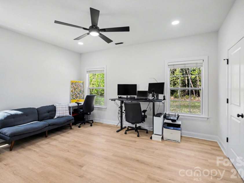 5305 Ridgefall Road, Greensboro, NC 27410.  MLS# CAR4371790, YatesRealty ID 18953. 