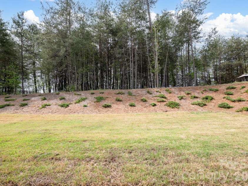 16136 Commodore Drive, Lancaster, SC 29720.  MLS# CAR4365715, YatesRealty ID 18954. 