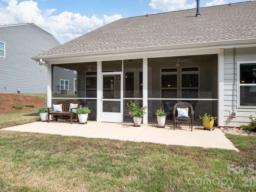 16136 Commodore Drive, Lancaster, SC 29720.  MLS# CAR4365715, YatesRealty ID 18954. 