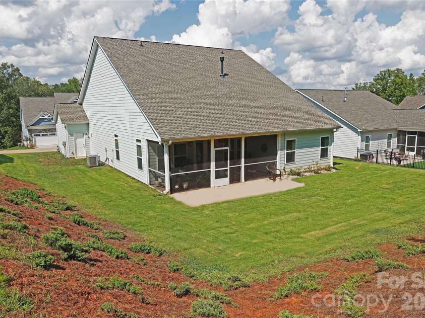 16136 Commodore Drive, Lancaster, SC 29720.  MLS# CAR4365715, YatesRealty ID 18954. 