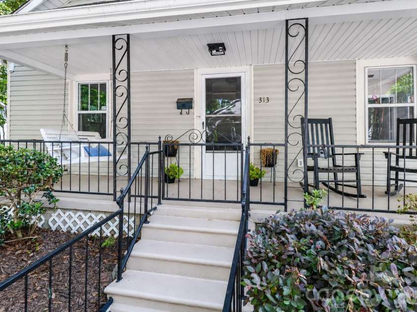 313 Dingler Avenue, Mooresville, NC 28115.  MLS# CAR4317035, YatesRealty ID 18955. 
