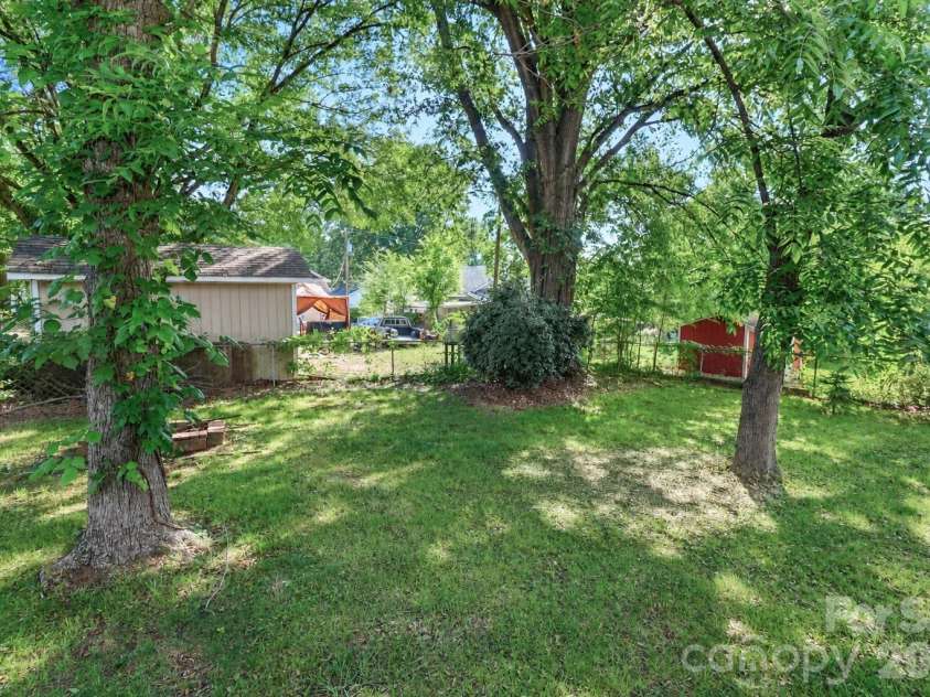 313 Dingler Avenue, Mooresville, NC 28115.  MLS# CAR4317035, YatesRealty ID 18955. 