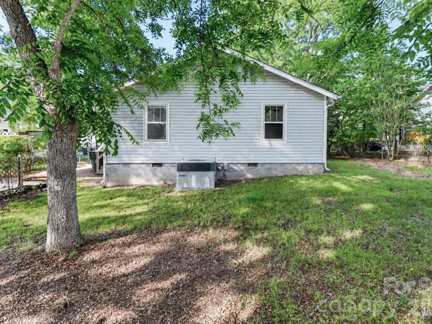 313 Dingler Avenue, Mooresville, NC 28115.  MLS# CAR4317035, YatesRealty ID 18955. 