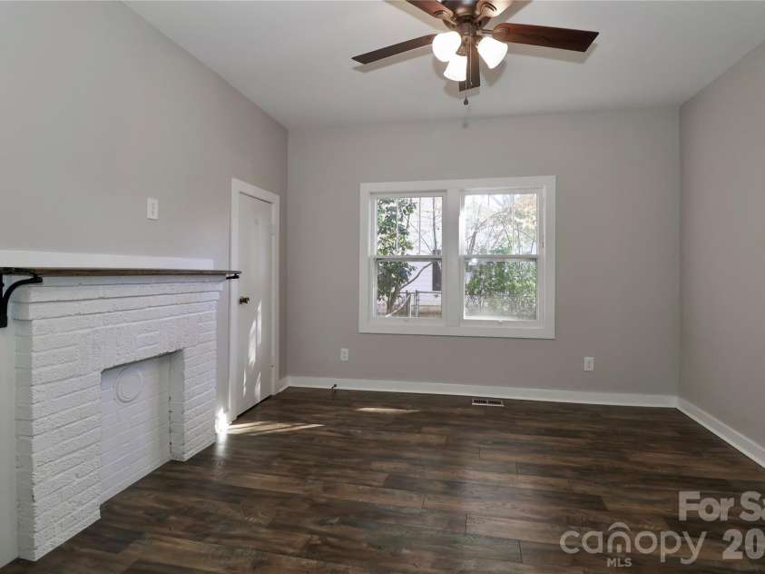 313 Dingler Avenue, Mooresville, NC 28115.  MLS# CAR4317035, YatesRealty ID 18955. Flex Room