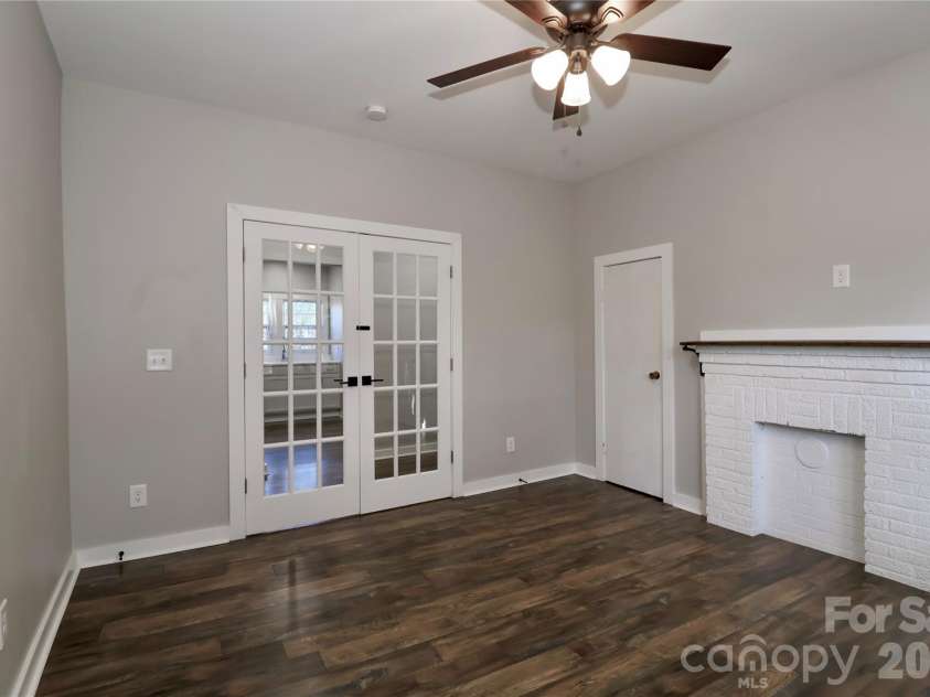 313 Dingler Avenue, Mooresville, NC 28115.  MLS# CAR4317035, YatesRealty ID 18955. Flex Room