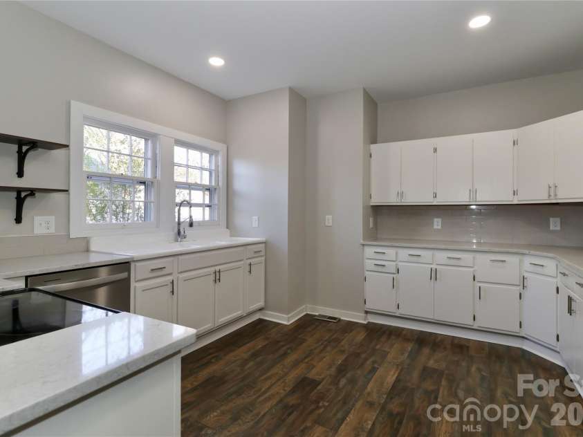 313 Dingler Avenue, Mooresville, NC 28115.  MLS# CAR4317035, YatesRealty ID 18955. Kitchen