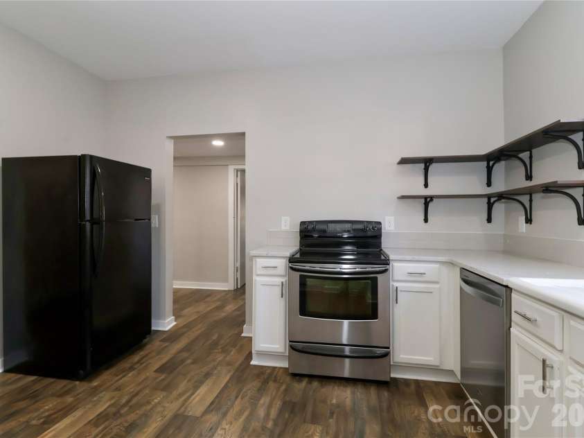 313 Dingler Avenue, Mooresville, NC 28115.  MLS# CAR4317035, YatesRealty ID 18955. Kitchen