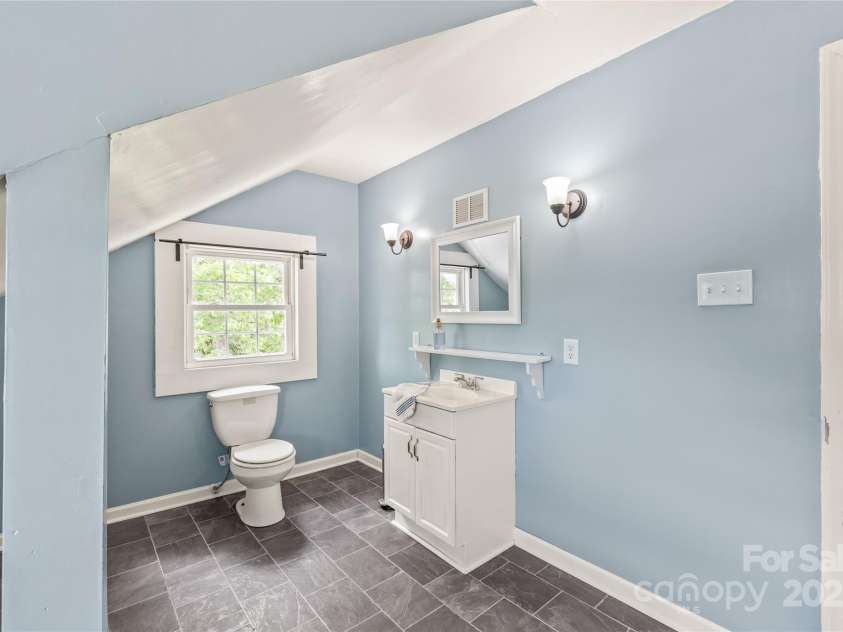 319 Oakland Street, Gastonia, NC 28052.  MLS# CAR4257720, YatesRealty ID 18955. Full Bathroom
