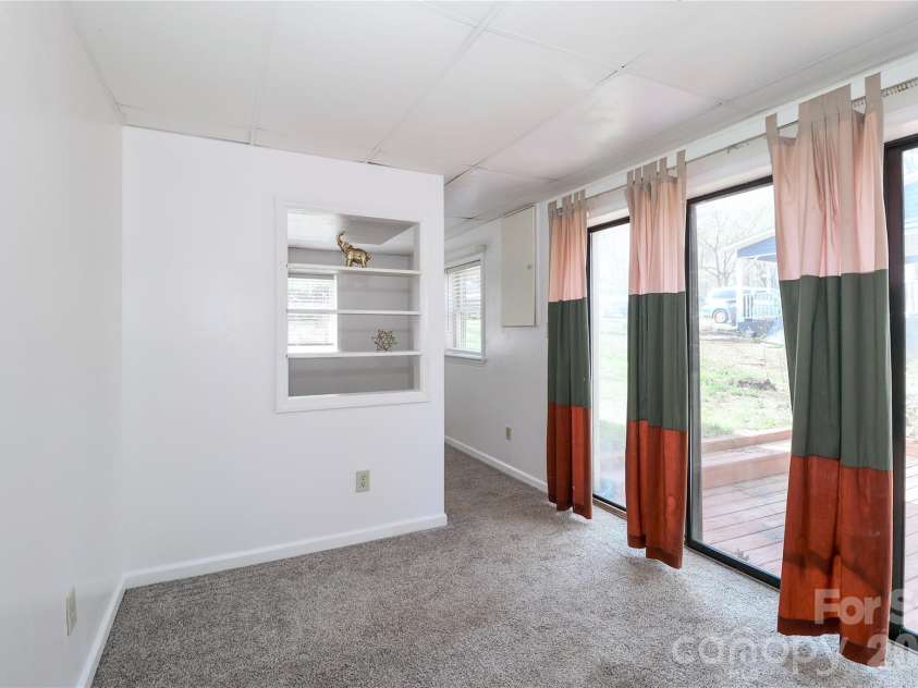 753 Stoney Lane, Statesville, NC 28625.  MLS# CAR4358635, YatesRealty ID 18956. Flex room