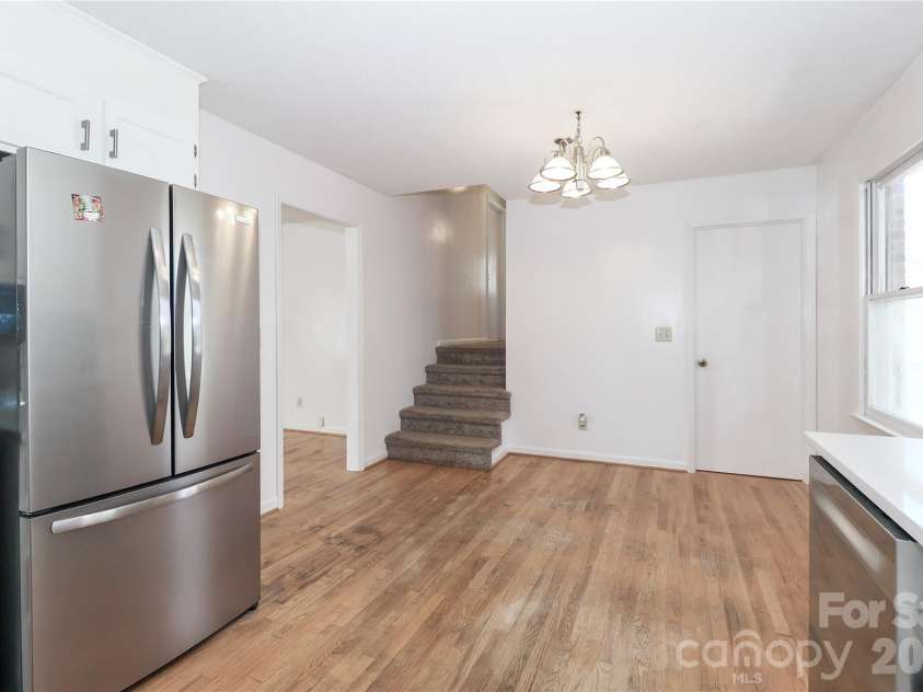 753 Stoney Lane, Statesville, NC 28625.  MLS# CAR4358635, YatesRealty ID 18956. Kitchen and dining area