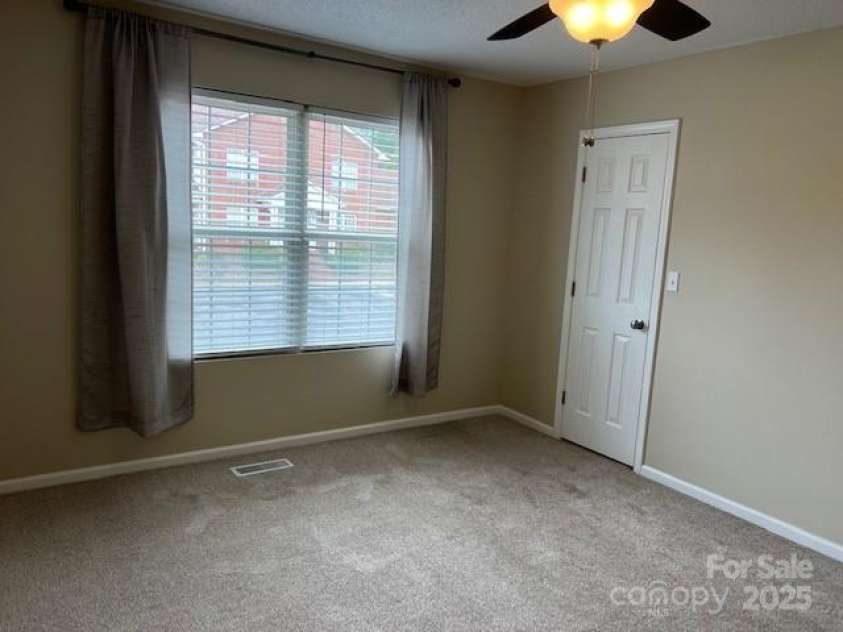102 Brandywine Drive, Conover, NC 28613.  MLS# CAR4287198, YatesRealty ID 18957. 