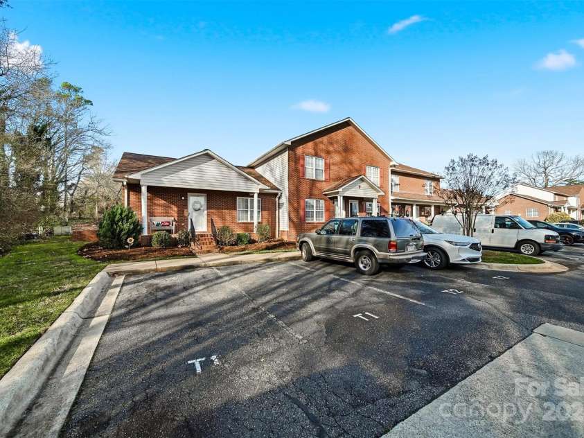 102 Brandywine Drive, Conover, NC 28613.  MLS# CAR4326378, YatesRealty ID 18957. 