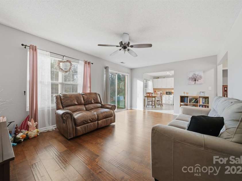 102 Brandywine Drive, Conover, NC 28613.  MLS# CAR4326378, YatesRealty ID 18957. 