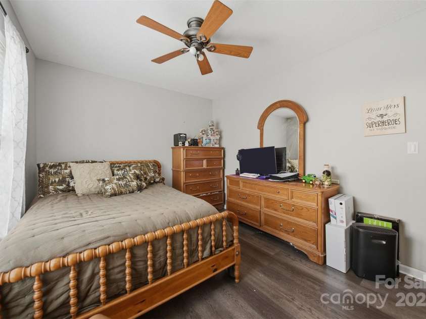 102 Brandywine Drive, Conover, NC 28613.  MLS# CAR4326378, YatesRealty ID 18957. 