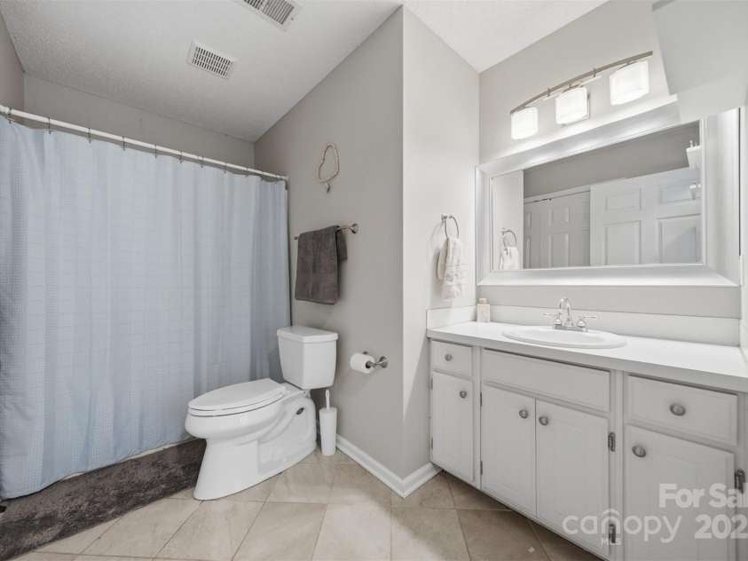 102 Brandywine Drive, Conover, NC 28613.  MLS# CAR4326378, YatesRealty ID 18957. 