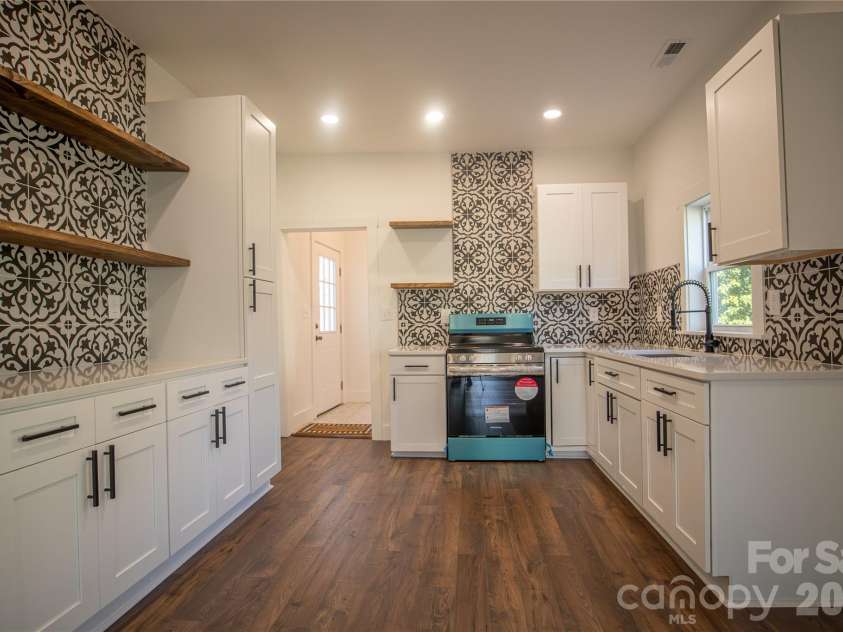 929 Long Street, Salisbury, NC 28144.  MLS# CAR4370414, YatesRealty ID 18957. 