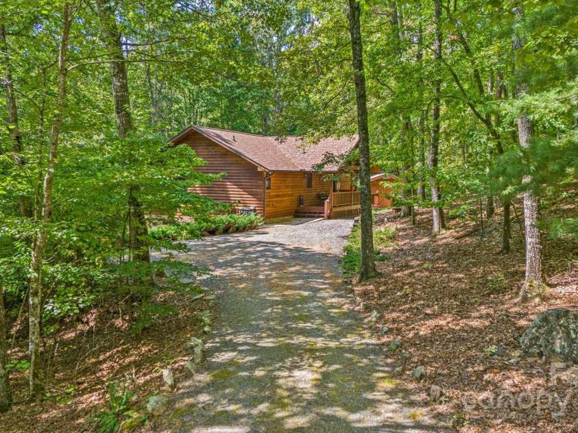 127 Lazy Creek Lane, Murphy, NC 28906.  MLS# CAR4177413, YatesRealty ID 1896. 