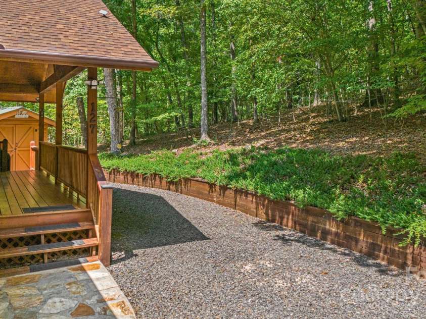127 Lazy Creek Lane, Murphy, NC 28906.  MLS# CAR4177413, YatesRealty ID 1896. 