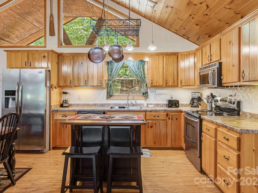 127 Lazy Creek Lane, Murphy, NC 28906.  MLS# CAR4177413, YatesRealty ID 1896. 