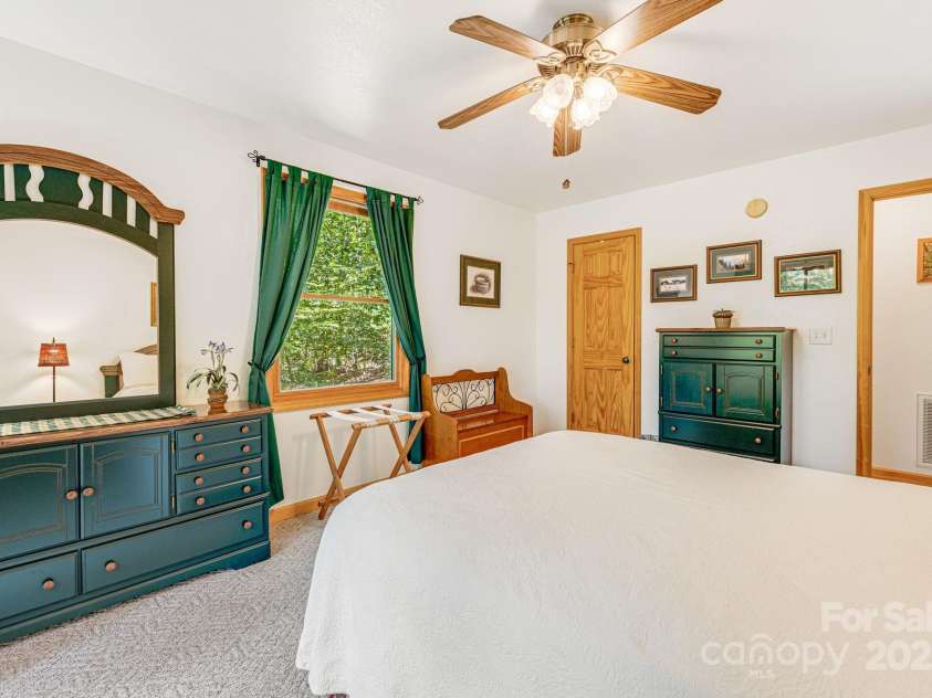 127 Lazy Creek Lane, Murphy, NC 28906.  MLS# CAR4177413, YatesRealty ID 1896. 