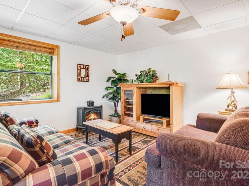 127 Lazy Creek Lane, Murphy, NC 28906.  MLS# CAR4177413, YatesRealty ID 1896. 