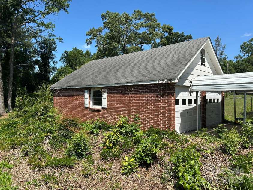 1526 Chase High Road, Forest City, NC 28043.  MLS# CAR4254382, YatesRealty ID 18960. 